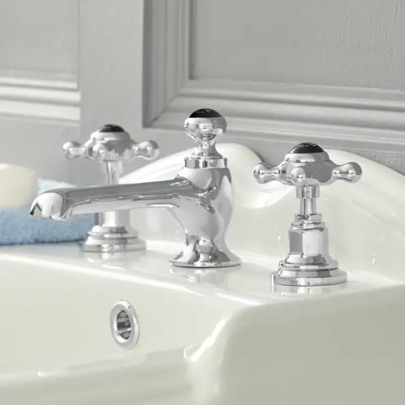 Novità nello shop - Hudson Reed Elizabeth - Rubinetto Miscelatore per Lavabo a 3 Fori Design Tradizionale con Maniglie a Croce Disponibile in Diverse Finiture
