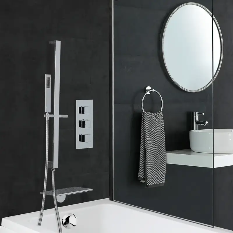 Bestseller | Kit Doccia con Miscelatore Doccia Termostatico Quadrato Triplo Cromato a 2 Vie con Erogatore per Vasca con Effetto a Cascata e Kit con Asta Saliscendi e Doccetta - Kubix