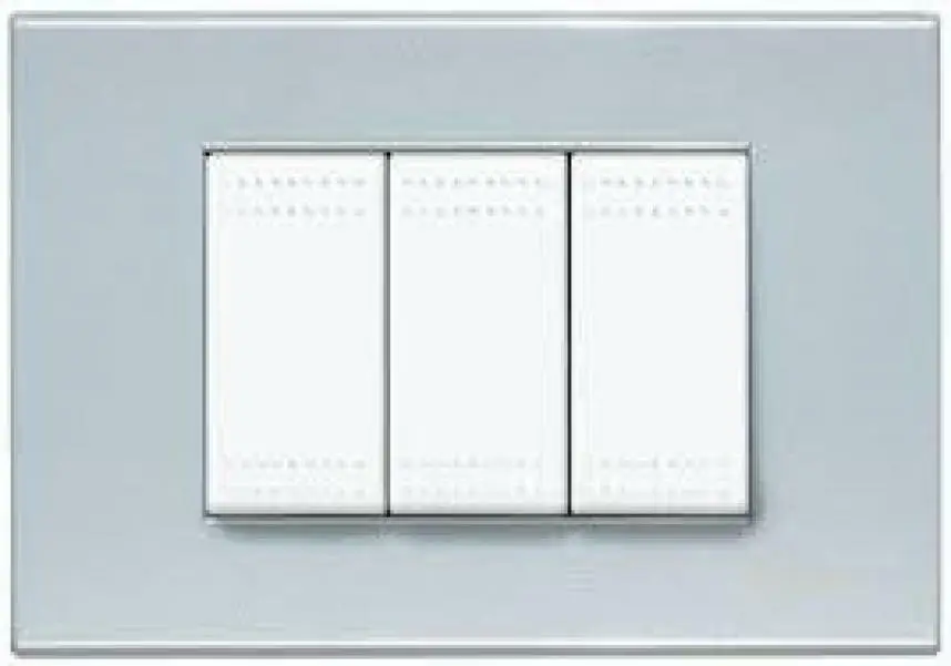 Poche unità rimaste - BTICINO PLACCA 3 MODULI LIVINGLIGHT 3 POSTI N4803AN